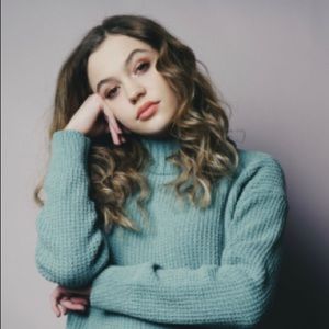 Meet your Posher, Adele